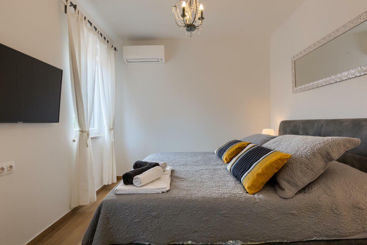 Apartments Dream In Arena 2 Pula Center Free Parking Exteriér fotografie